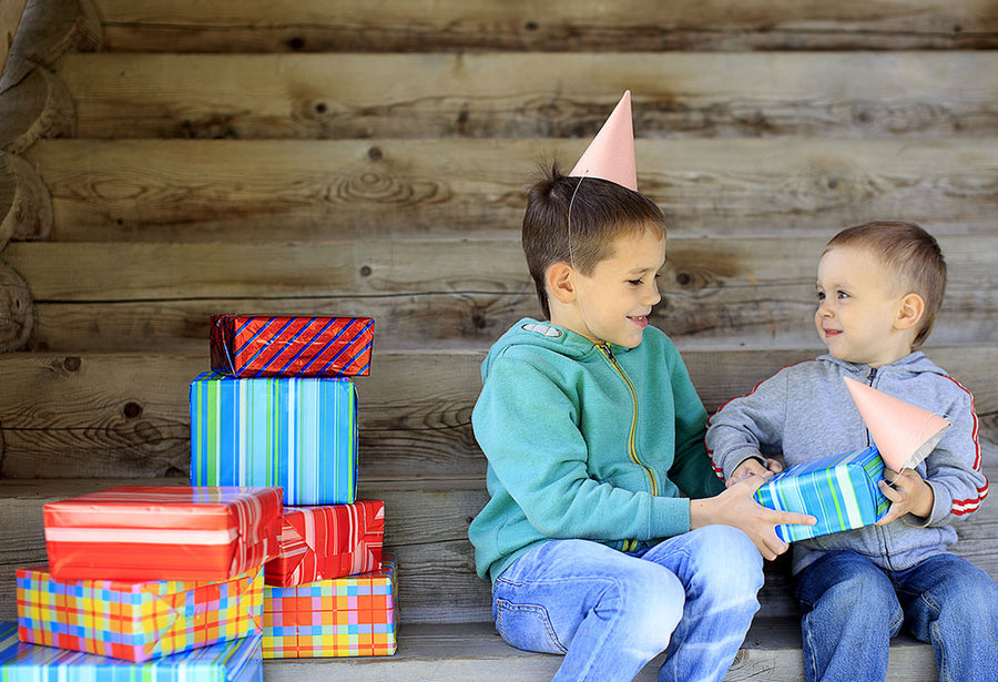 Raising Thankful Children: Simple Tips for the Gift-Giving Season